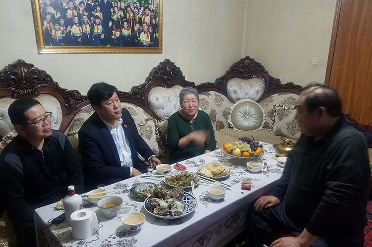 新的一年，新紀元結親對子相互串門，相互祝福